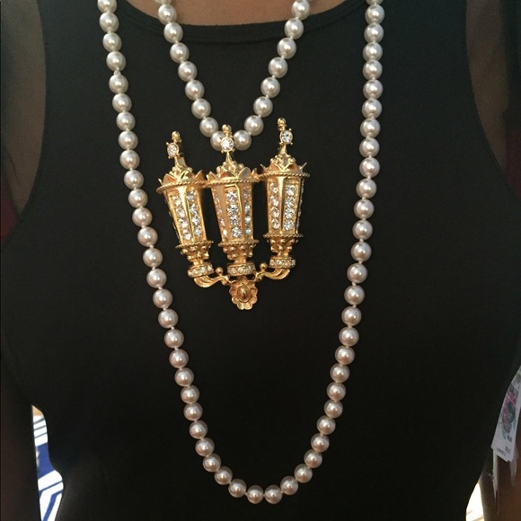 Meet your Posher, Lady Primus - Picture 1 of 1